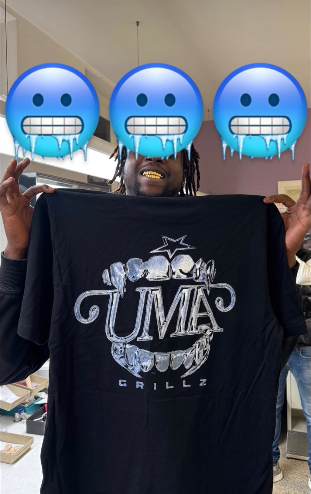 T-shirts UMA GRILLZ